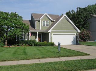 6520 NW Sioux Dr, Parkville, MO 64152