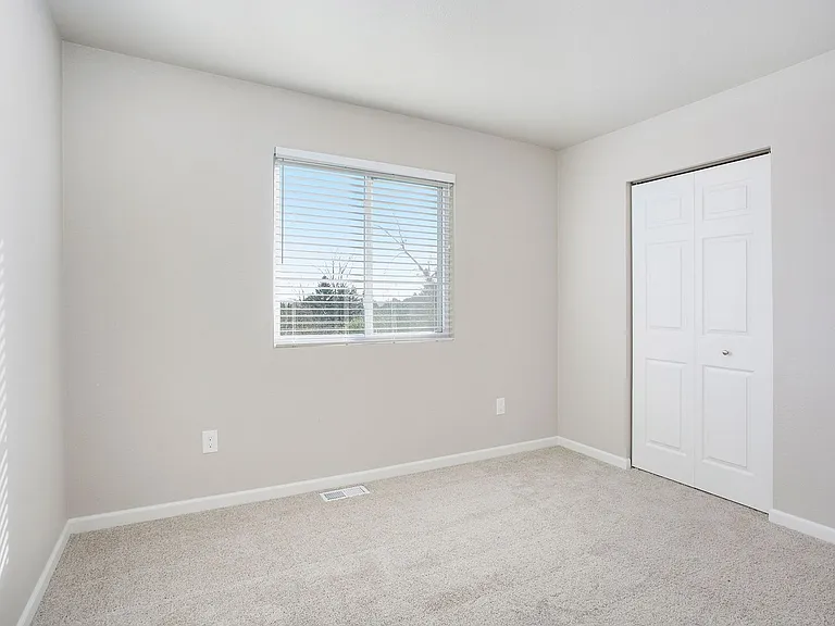 59592 Glidden St — Photo 11