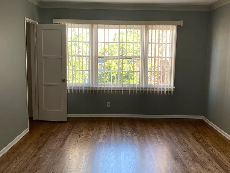 4424 Clinton St #2 — Photo 10