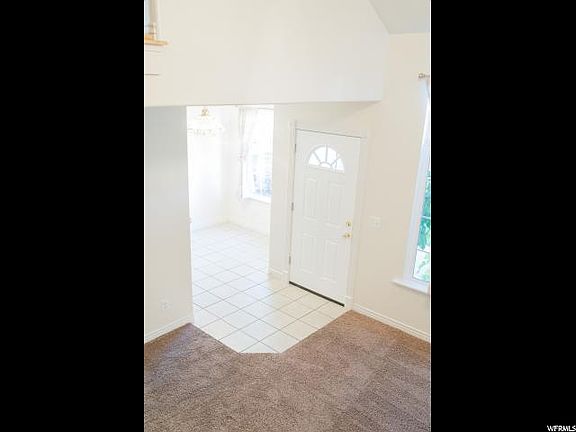 4th image of 233 S Majestic Meadows Dr