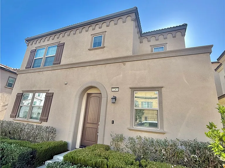 2283 Apple Ct — Photo 2