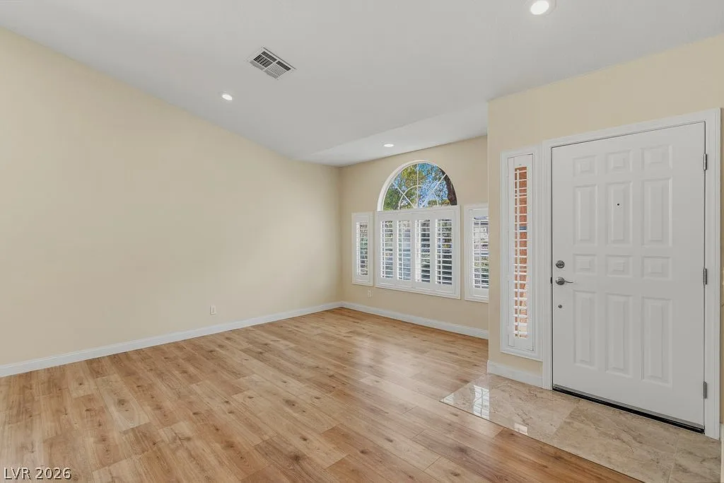3 bed, 2.0 bath, 1542 sqft, $2,495 — Photo 4