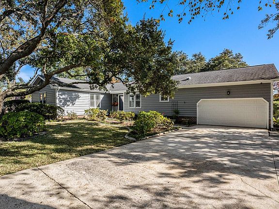 2nd image of 1451 Crooked Pine Dr.