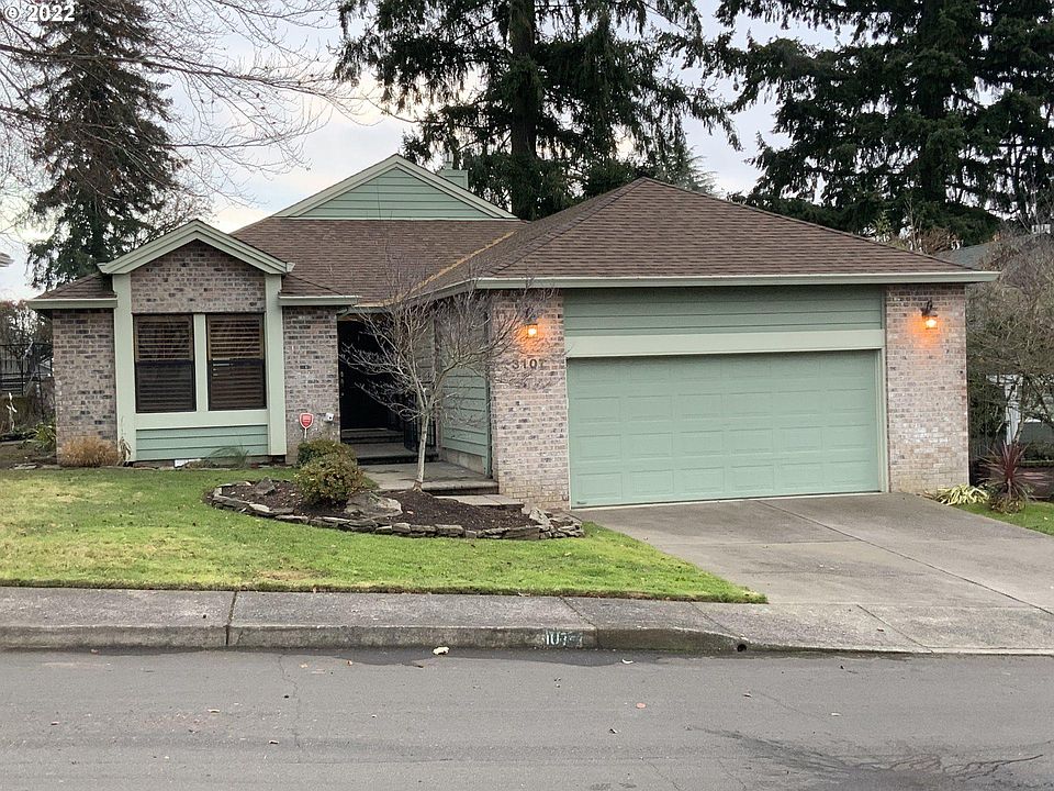 1st image of 3107 SE Balboa Dr
