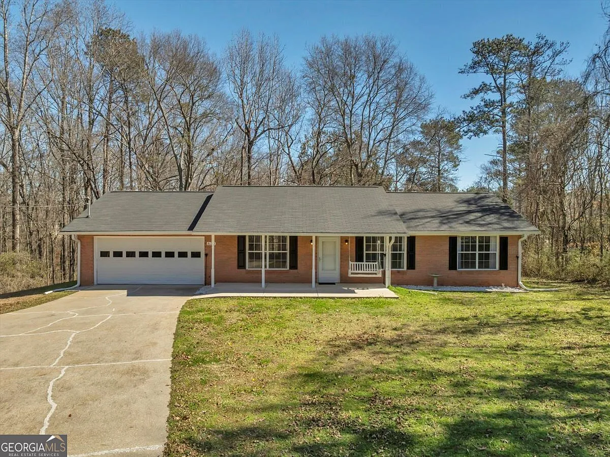 633 Iris Lake Rd photo 1