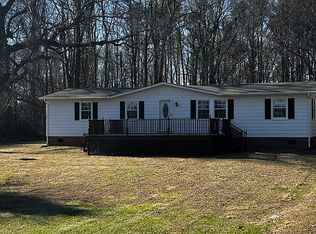 538 Ebenezer Church Rd, Hague, VA 22469