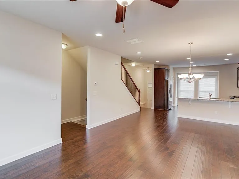 4258 Tacoma Trce — Photo 9