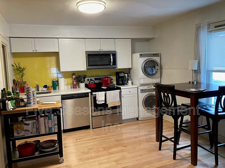 17 Drew St #23 — Photo 4