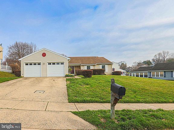 2nd image of 446 Crisfield Dr