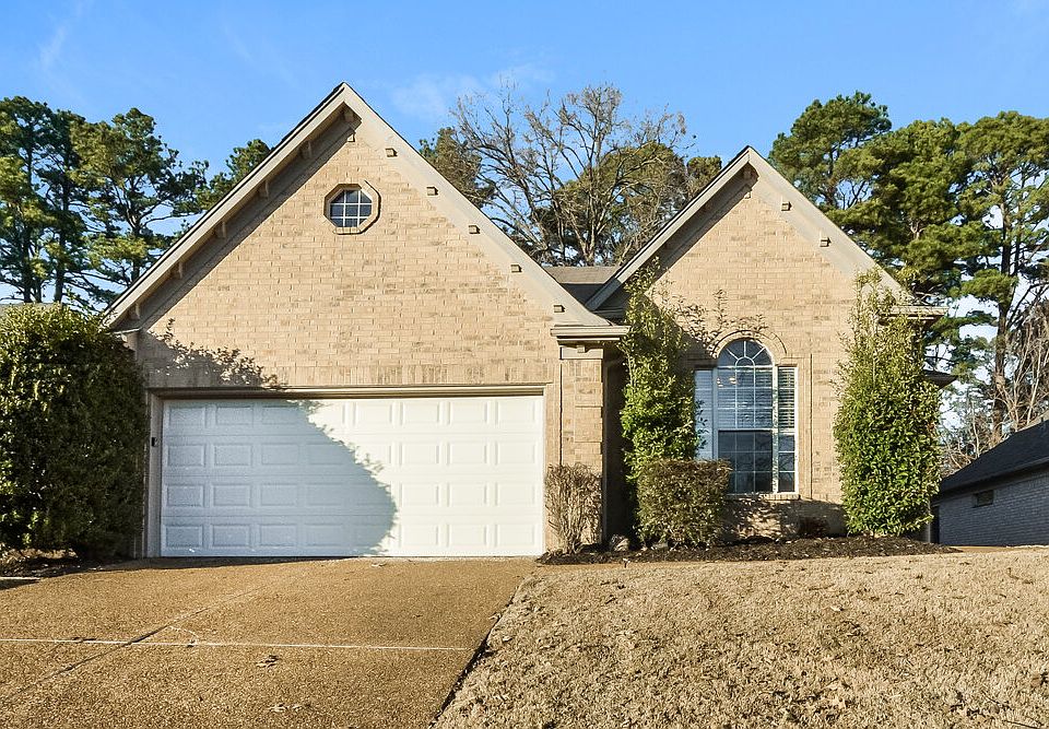 1st image of 155 Garden Springs Dr
