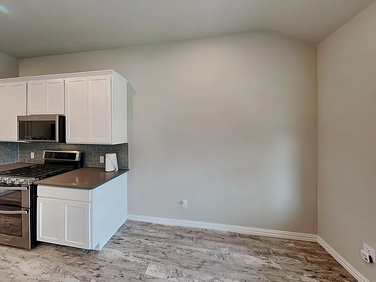 5533 Baker Creek Rd — Photo 5