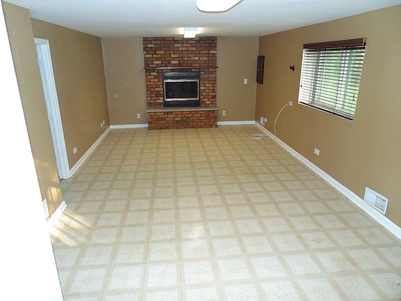 5th image of 909 E Bradley Ct