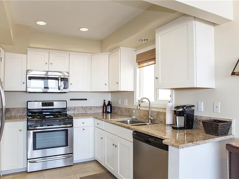 35A Surfside Ave — Photo 10