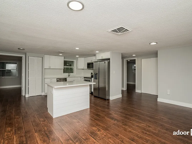 9739 Richwood Ln — Photo 3