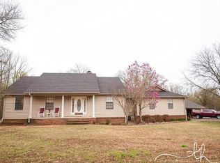 671 Meadowrue Rd, Russellville, AR 72802