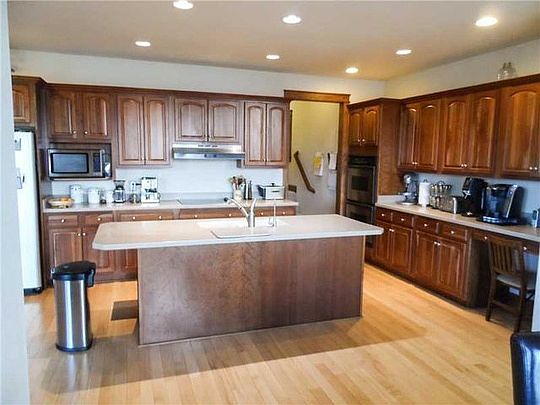 5th image of 580 58th St W