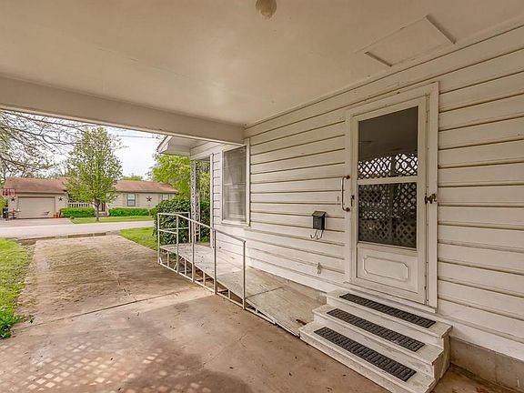 4th image of 108 W School St