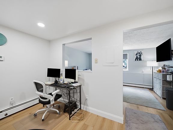4th image of 555 Calef Road #4
