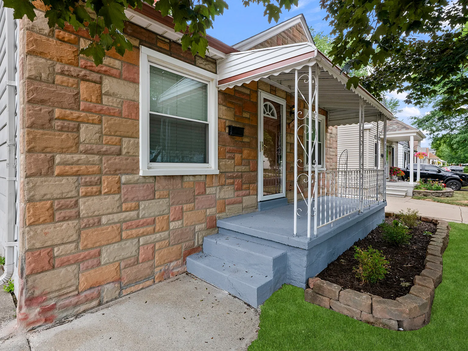 3 bed, 985 sqft, $2,300 — Photo 4