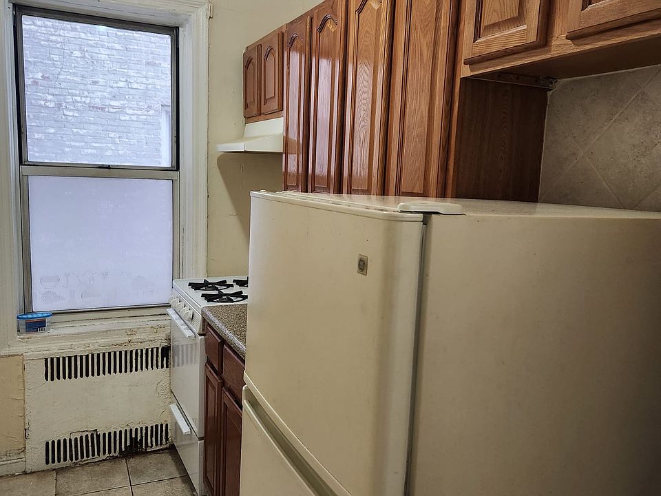 2nd image of 1800 Ocean Pkwy APT C3