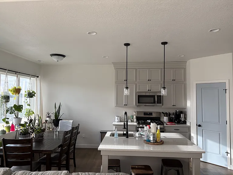 3765 S 3250 W — Photo 2