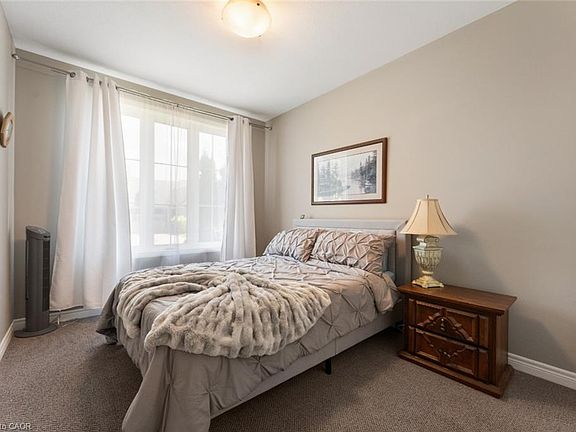 5th image of 60 Andrew Ln