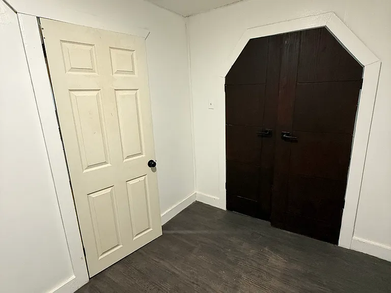 445 Southport Rd — Photo 8