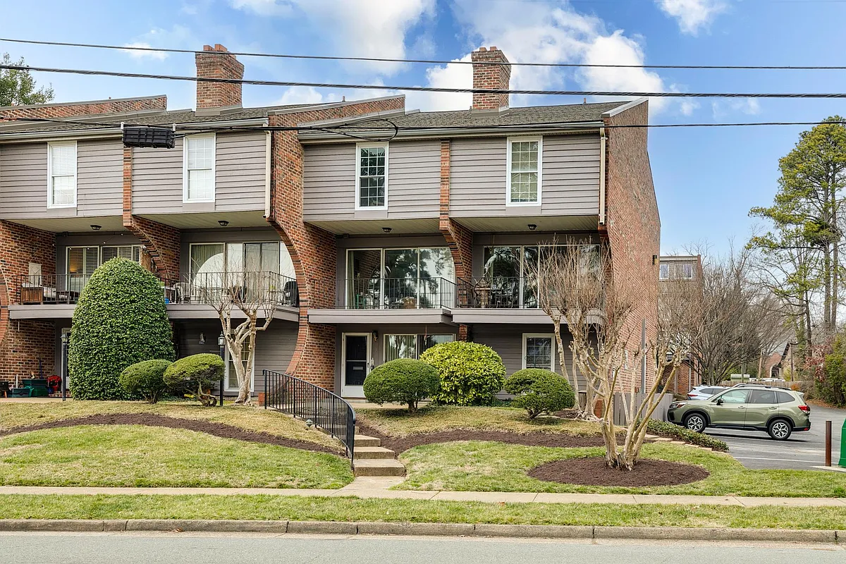 Building Photo - 5900 Patterson Ave #1