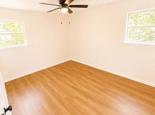 1001 Glen Garden Dr, Fort Worth, TX 76104