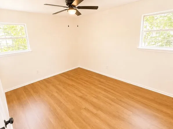 1001 Glen Garden Dr, Fort Worth, TX 76104