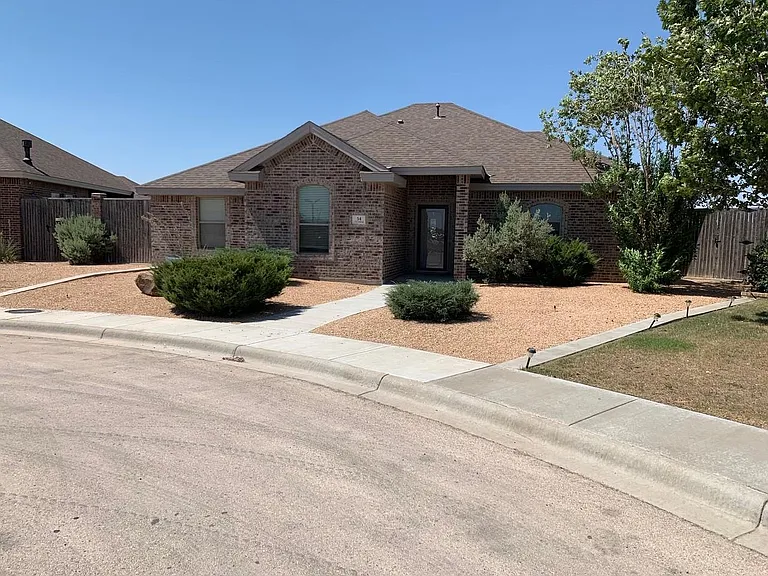 54 Ivy Ct — Photo 1
