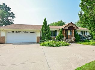 8211 W Evergreen Rd, Mequon, WI 53097