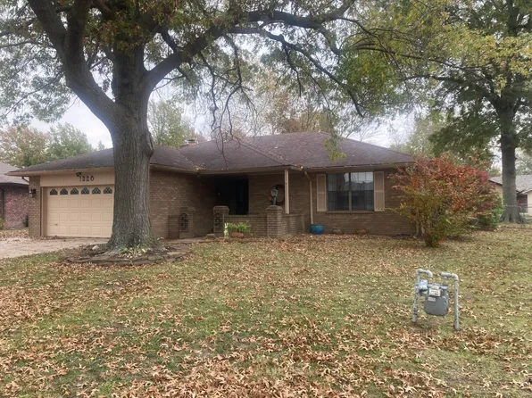 1320 Maple Dr, Miami, OK 74354