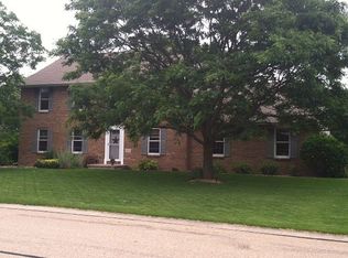 2119 W Prairie Creek Dr, Neenah, WI 54956