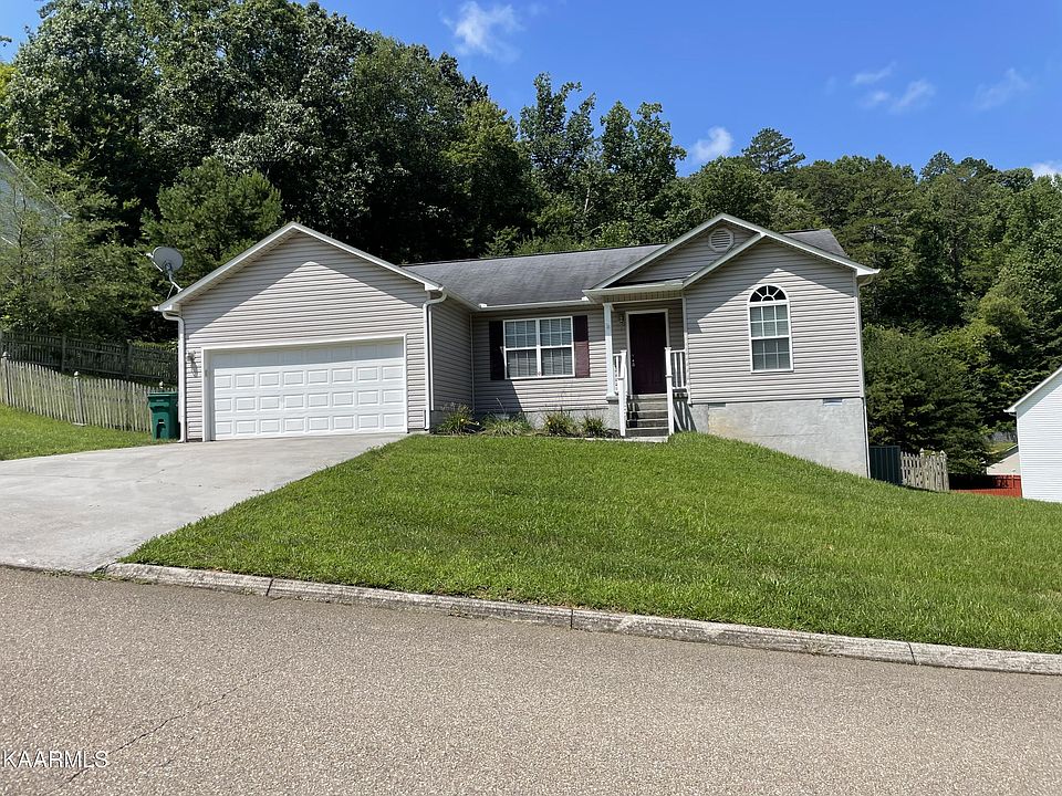 1st image of 417 Dogwood Glen Ln