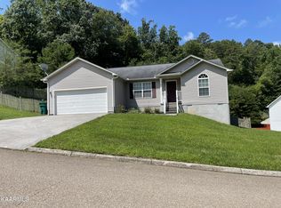 417 Dogwood Glen Ln, Powell, TN 37849