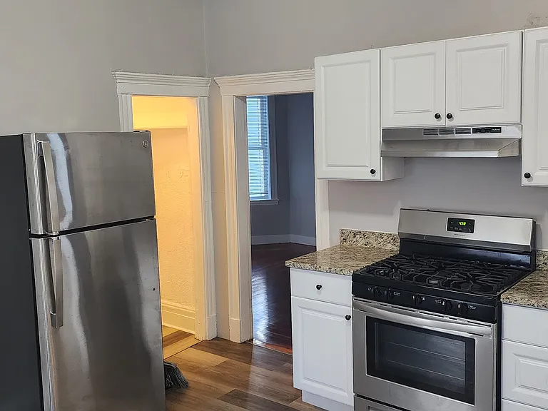 39 Harwood St #2 — Photo 2