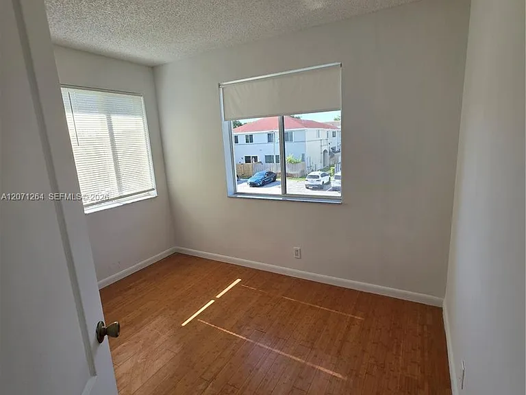 21250 NE 8th Pl #1 — Photo 16