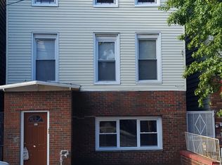907 17th St, Union City, NJ 07087