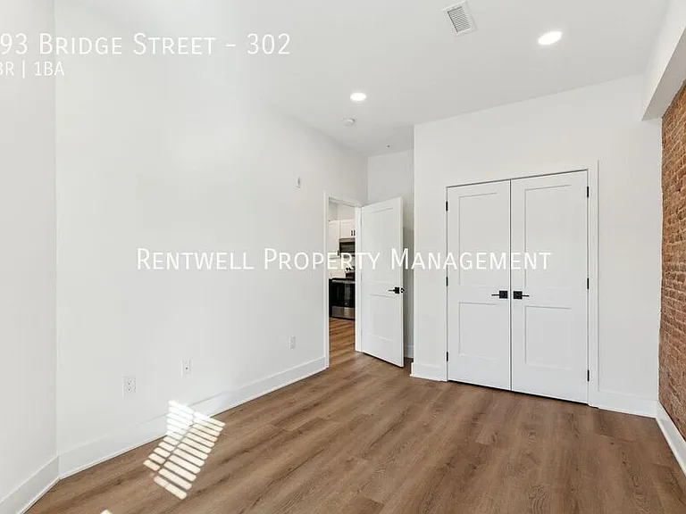 193 Bridge St #302 — Photo 8