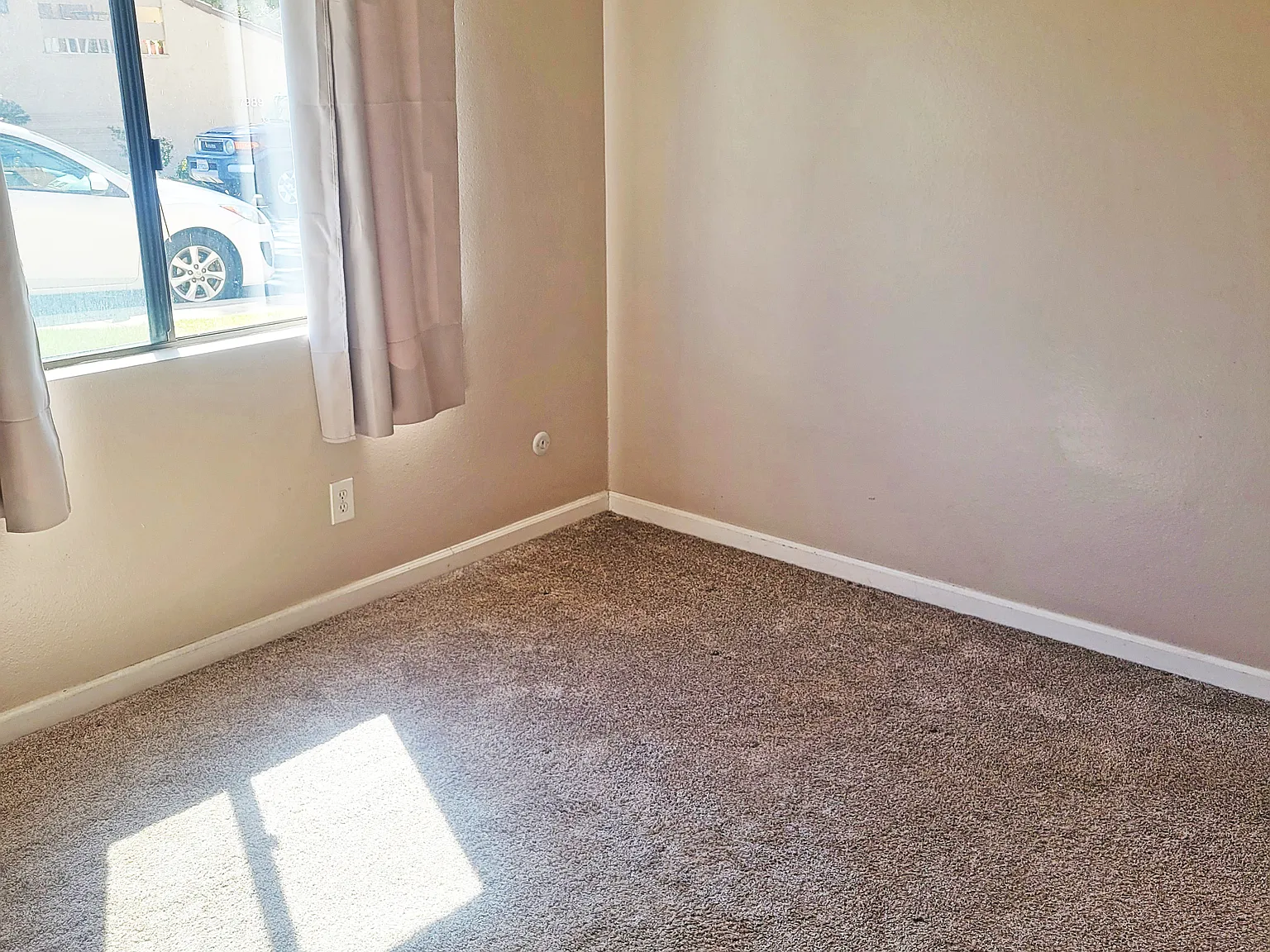 3 bed, 1247 sqft, $3,900 — Photo 2