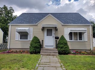 82 Stearns St, Pawtucket, RI 02861