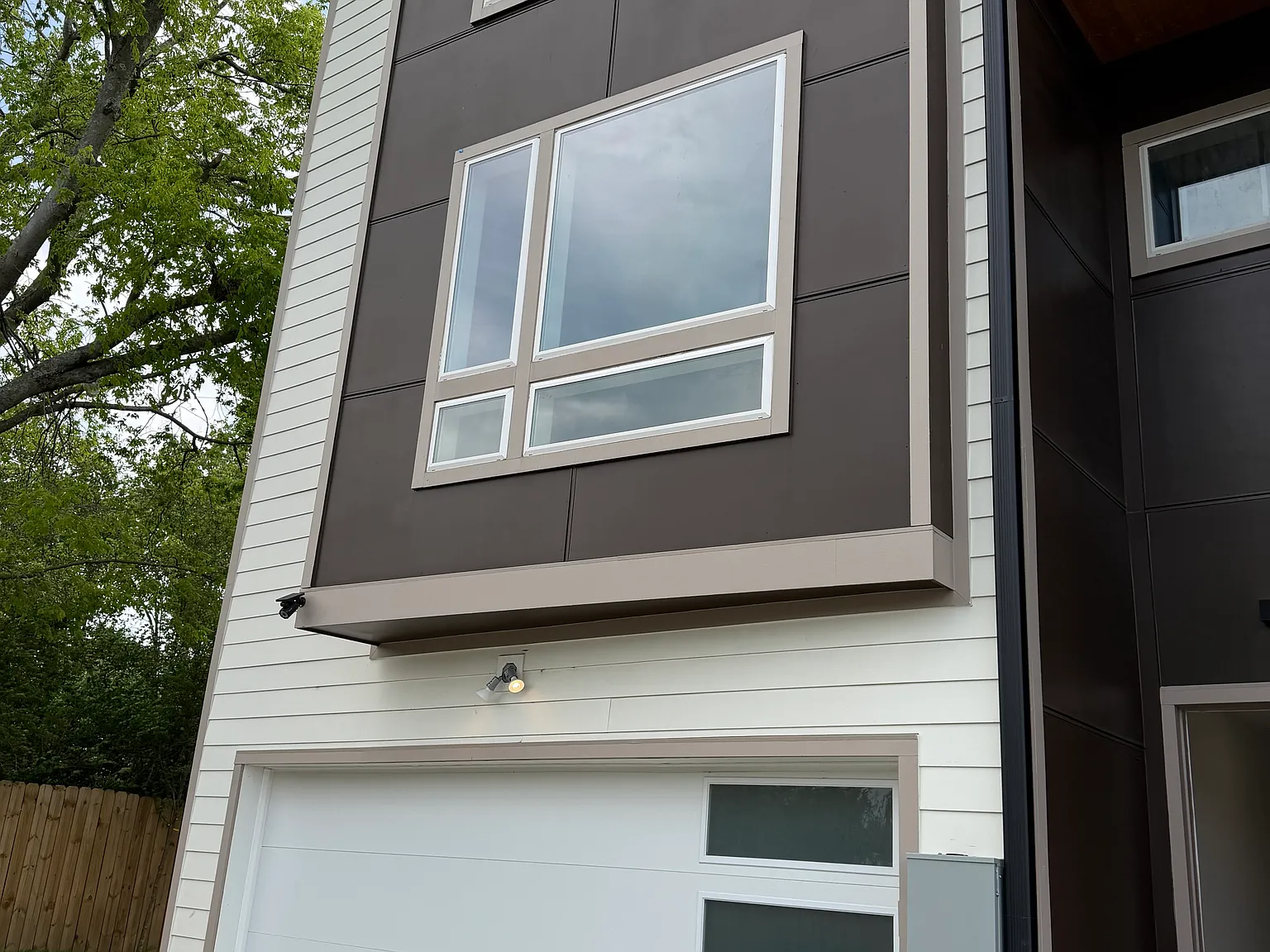 3 bed, 3.5 bath, 2256 sqft, $2,850 — Photo 2