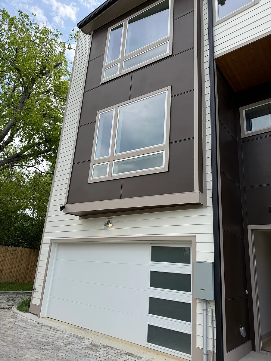 Building Photo - 105 Hart Ln #E