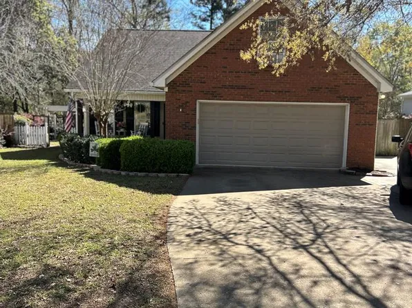 242 Bougainvillea Cir, Dothan, AL 36301