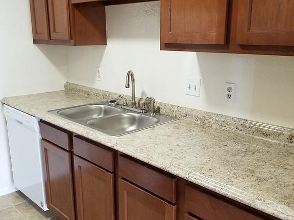 NEW DISHWASHER / SINK & Faucet with Sprayer!!