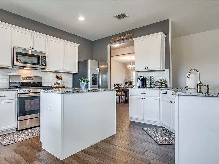 1203 Timberfalls Dr — Photo 6