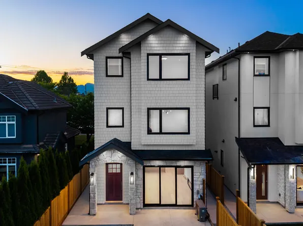 6682 Napier St #4, Burnaby, BC V5B 2C3