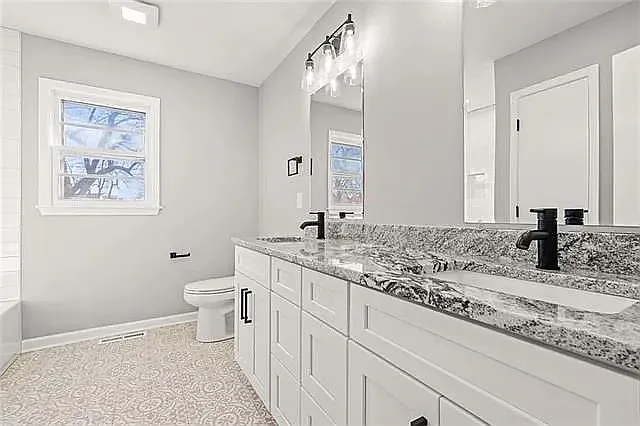 8539 Stearns Rd — Photo 14