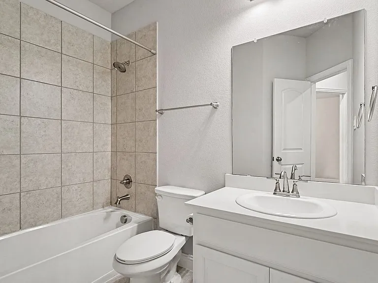 1425 Waverley Dr — Photo 22